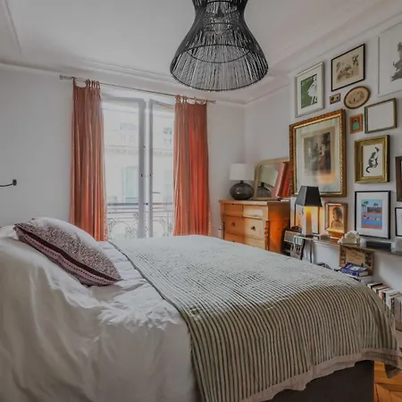 Authentic - 2bd 4p - Champs Elysees Paříž