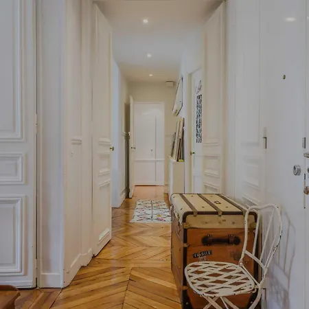 Authentic - 2bd 4p - Champs Elysees 아파트 파리