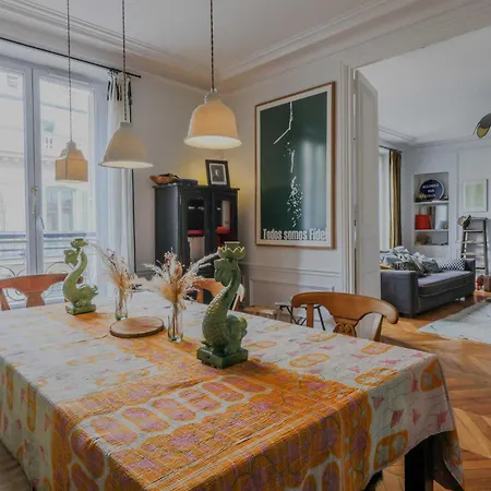Authentic - 2bd 4p - Champs Elysees 아파트 파리