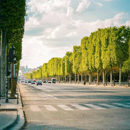 Authentic - 2bd 4p - Champs Elysees Apartment Paris